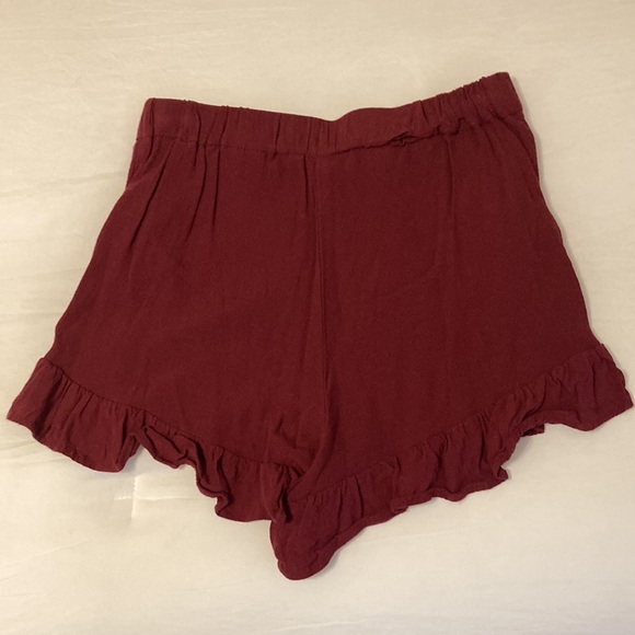 H&M Ruffle Shorts - Picture 2 of 6